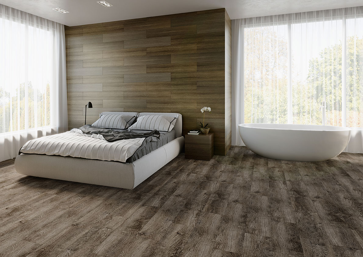 Foto vom Schlafzimmer und Badewanne 